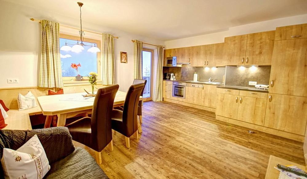 Landhaus Alpenjaeger Hainzenberg Phòng bức ảnh
